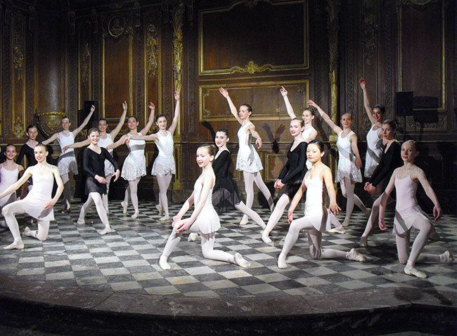 Sur les pas de Tchakovski par l'école de danse Martine Carratié