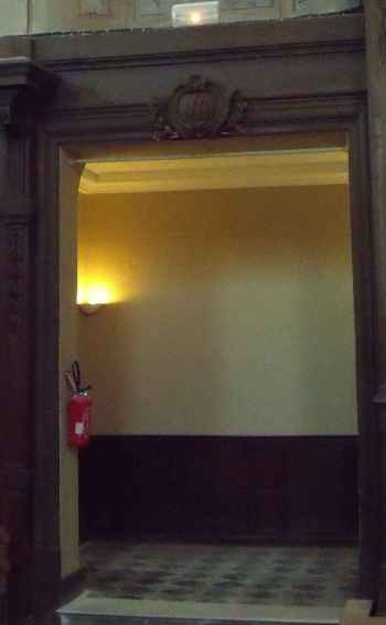 Entourage restaur� de la petite chapelle de l'�v�que